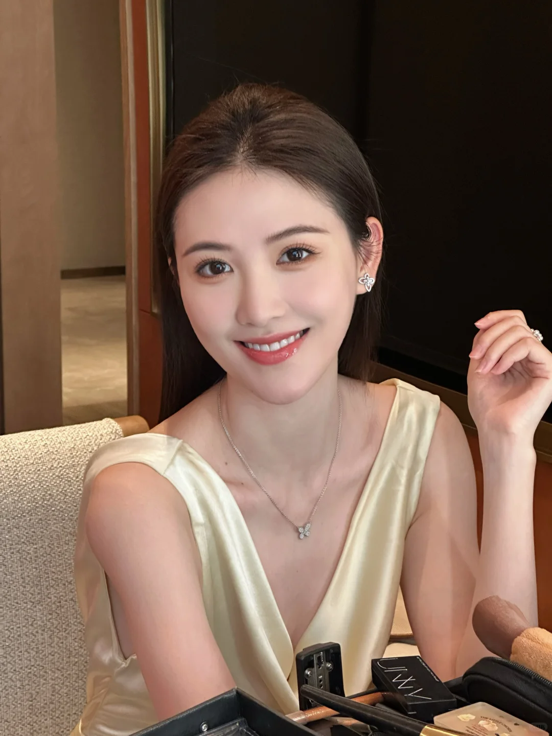 live一个清透裸妆🧐