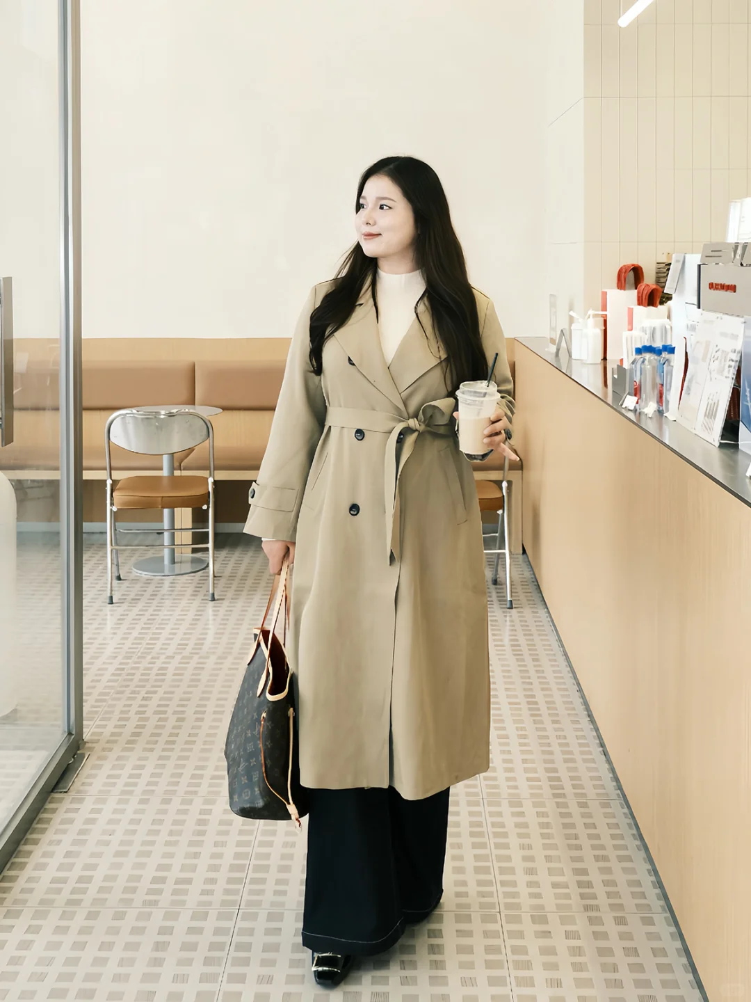 风衣的季节终于来了 🍂自带浓浓美女氛围