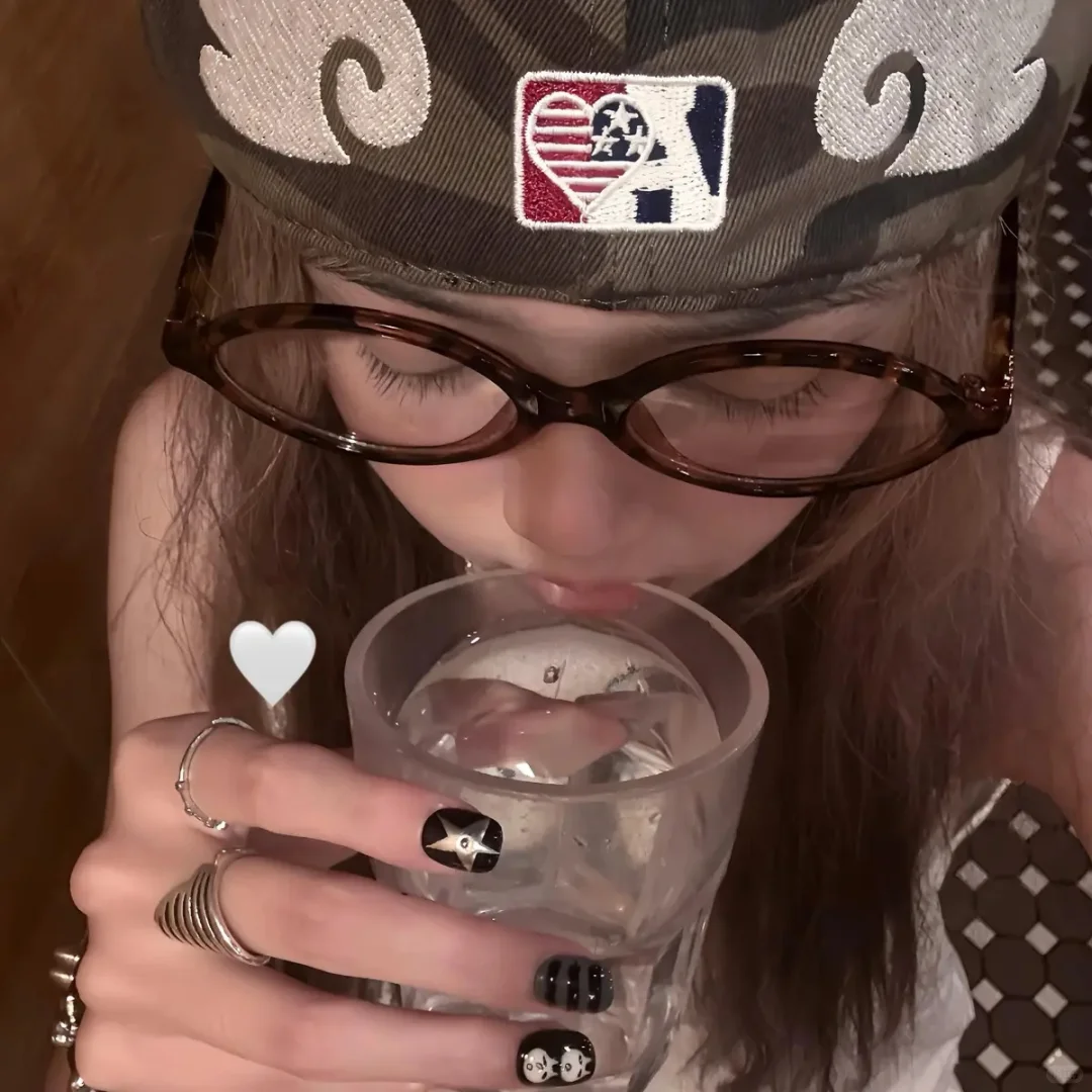 美女长得太美，就适合拿来当头像哈