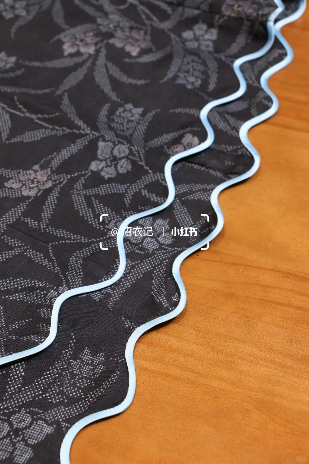 可可爱爱的倒大袖旗袍