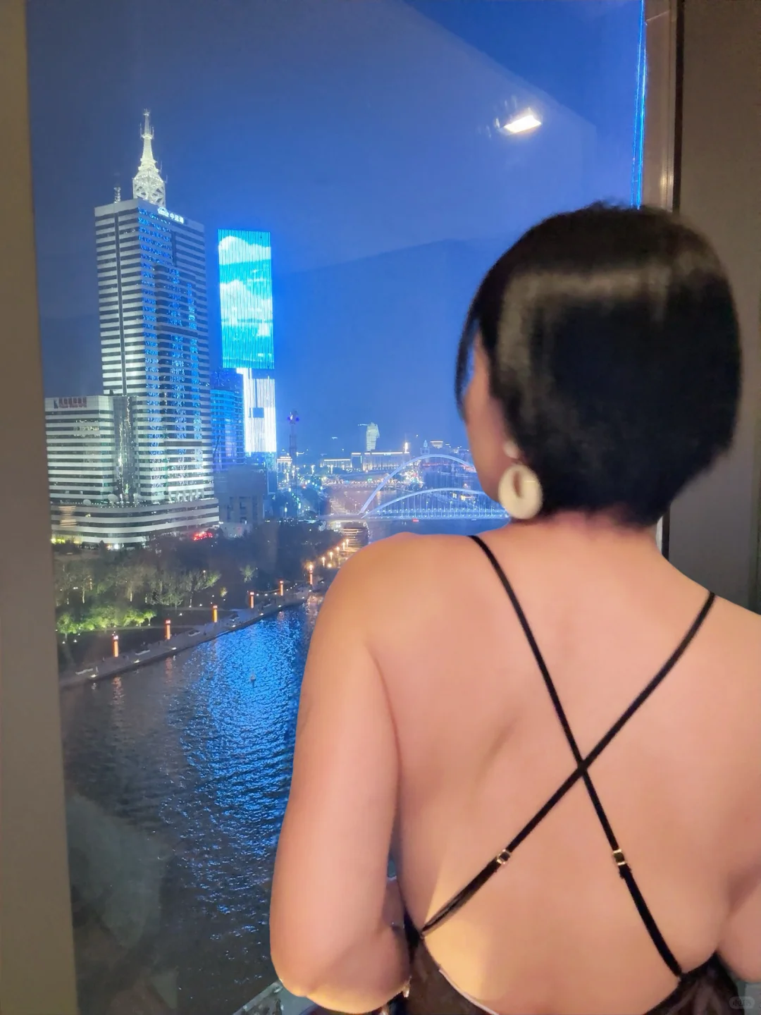 只爱维秘的睡衣，蕾丝大露背，太高级了😍