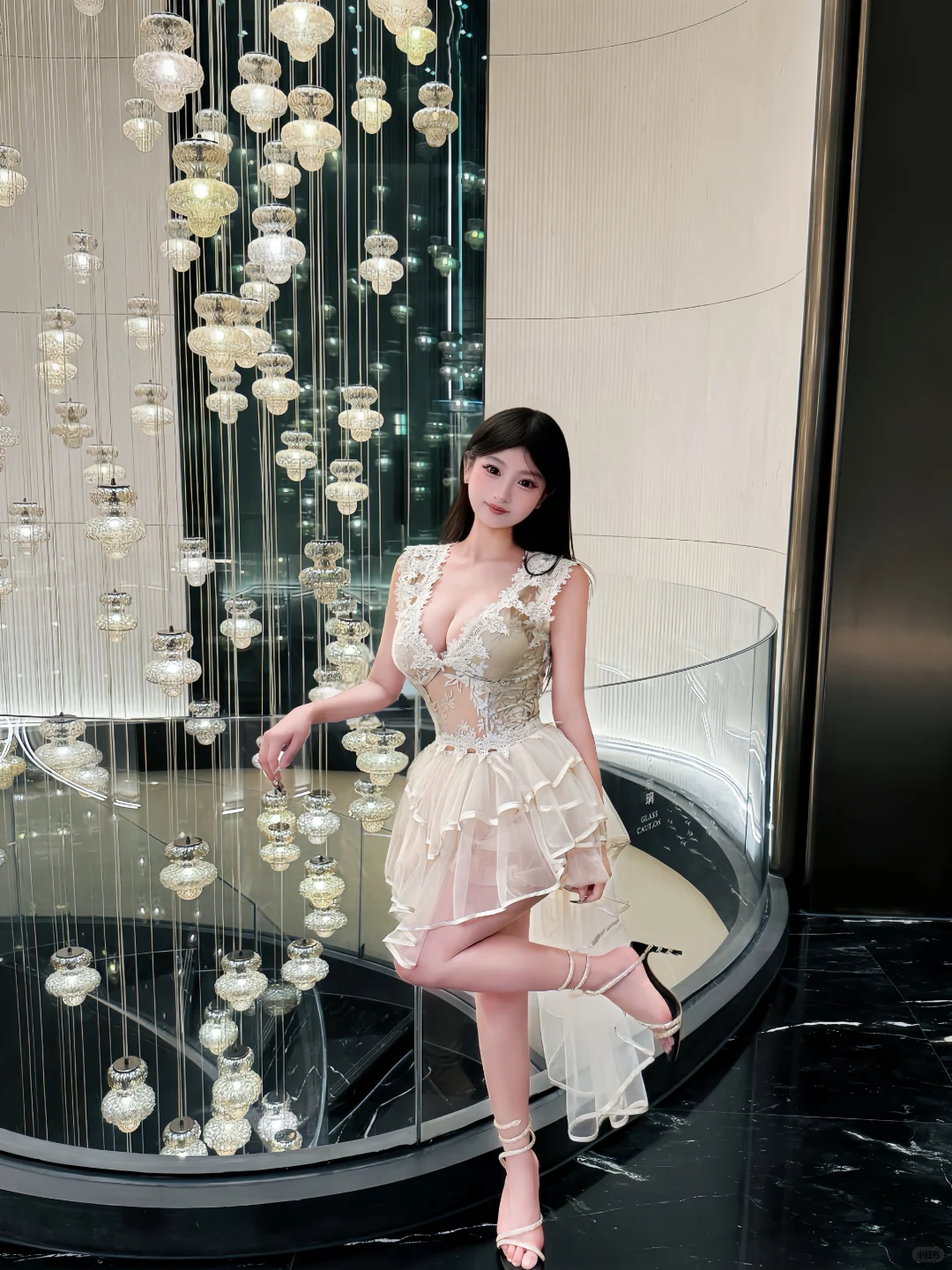 性感不是穿的少 而是眼神刚刚好