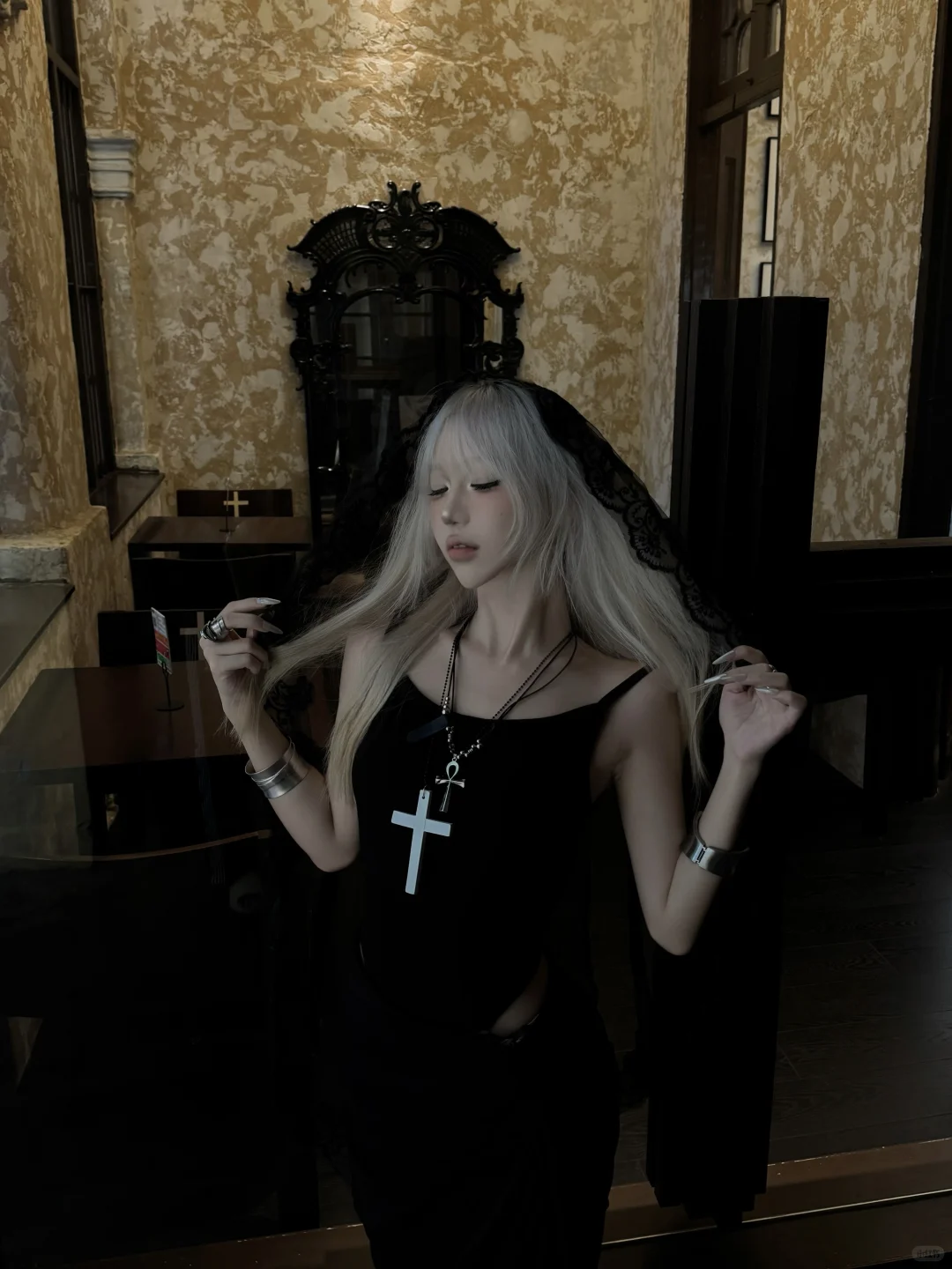 The backless dress of a pretty girl