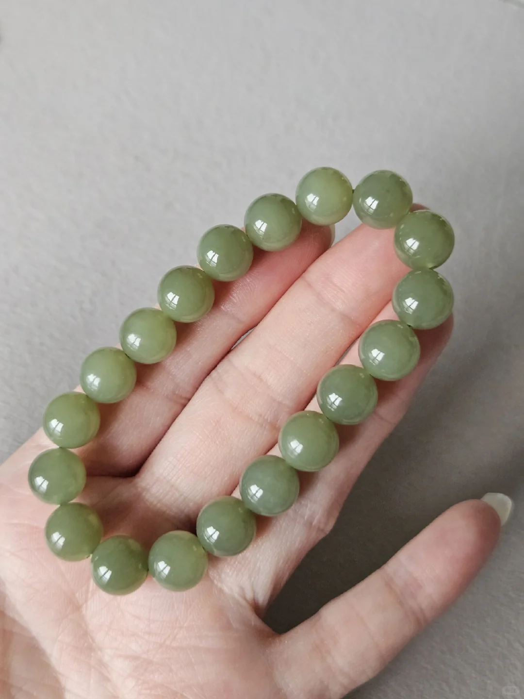 出闲置和田玉青黄口青梅牛油果绿手串卡10女