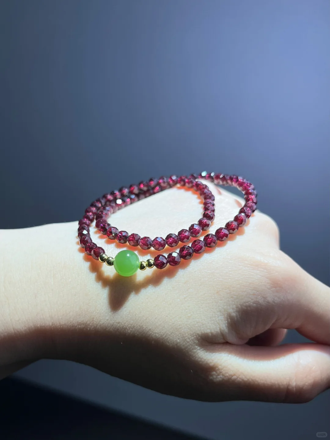 救命！原来这么多女明星（图2-3）都爱戴石榴石