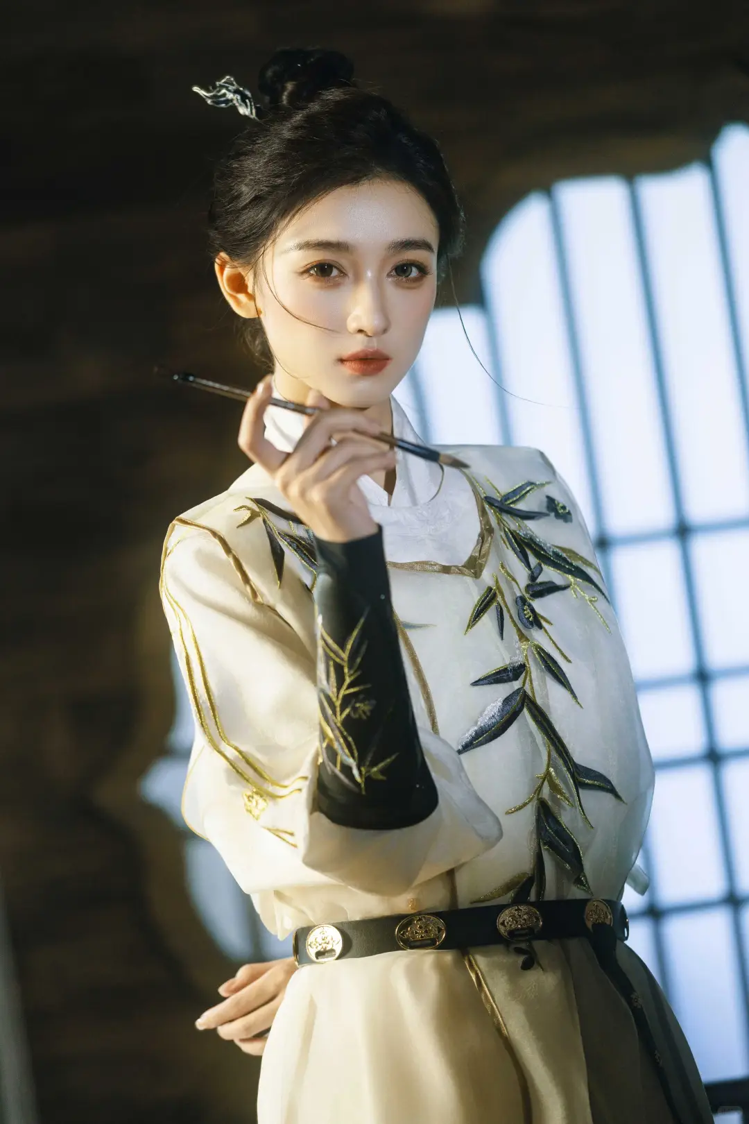 文可执笔书墨香，武能仗剑走江湖｜汉服写真