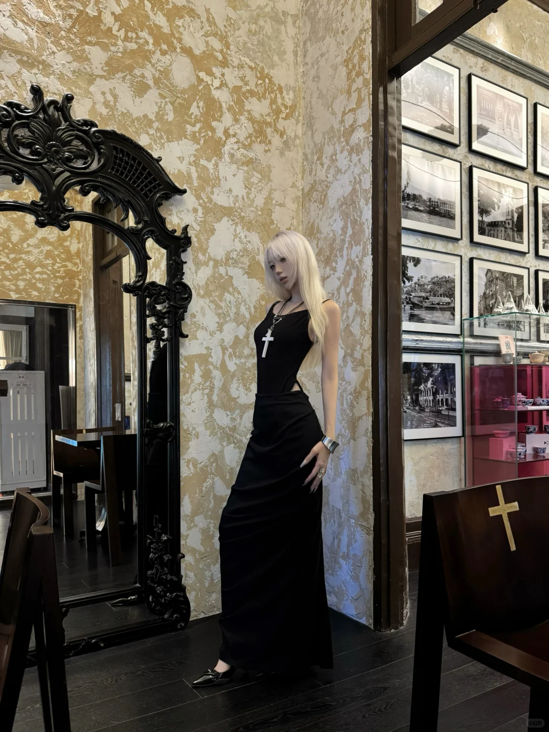 The backless dress of a pretty girl