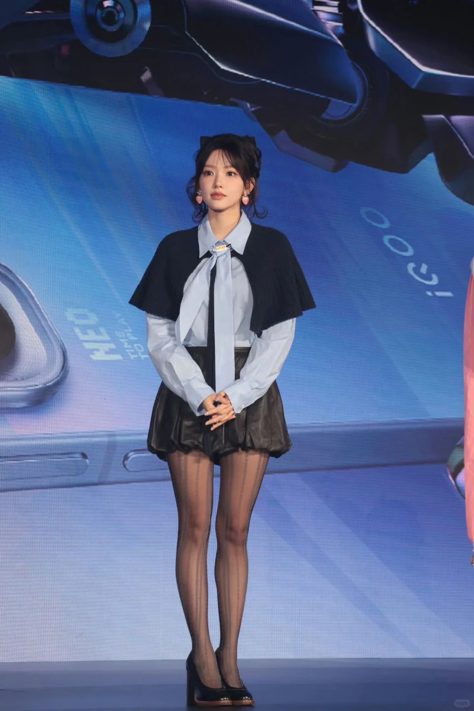 程潇 披肩装嫩 黑丝藏辣