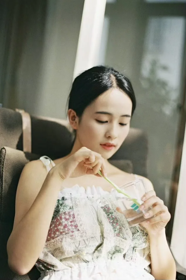 白鹿出道前就好看