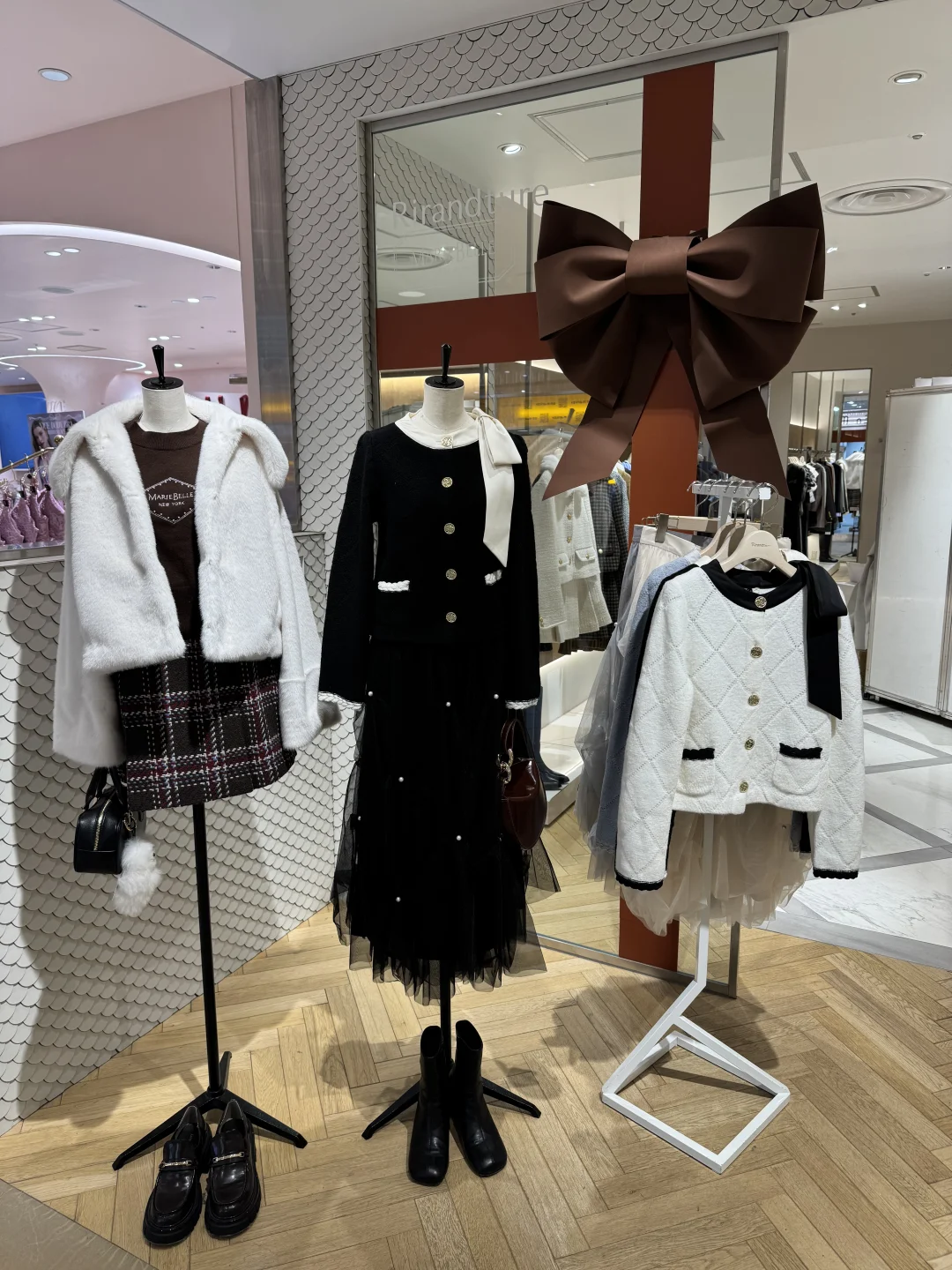 rirandture｜四千金上新🖤今天真是美绝啦🎀