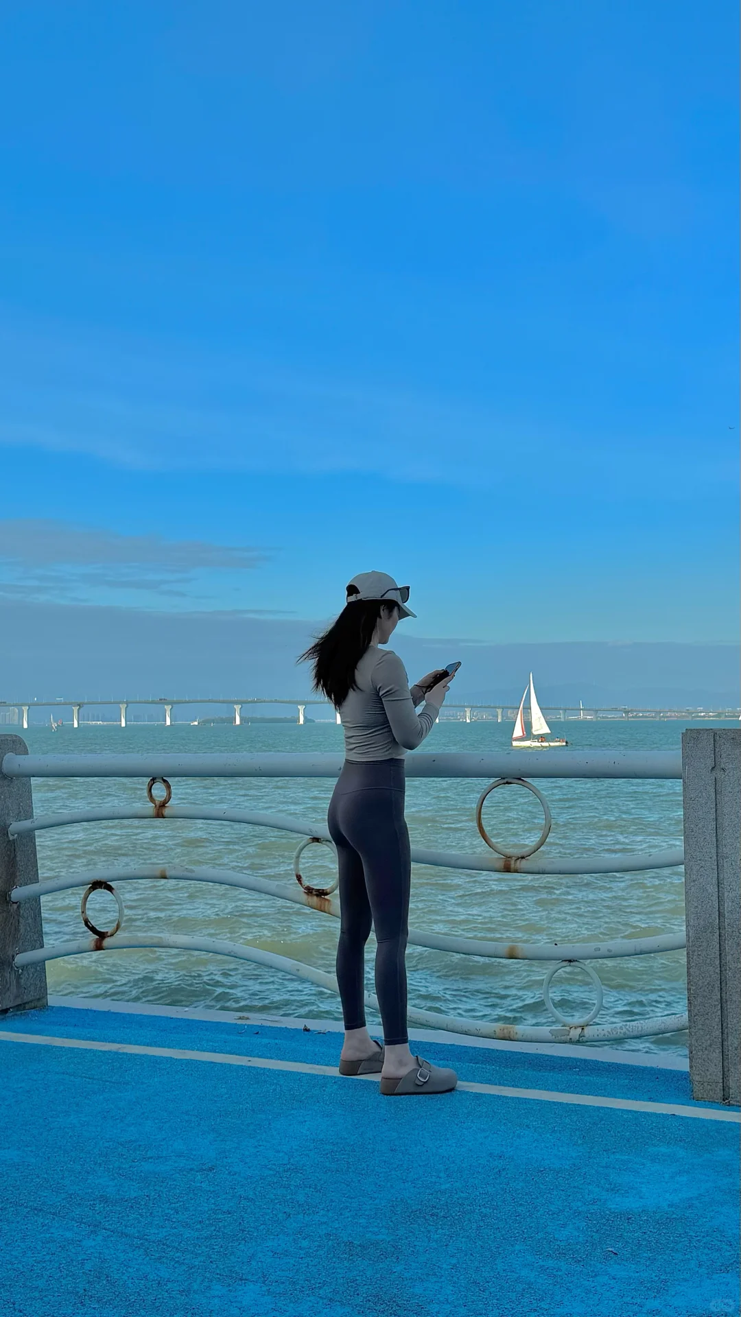 穿瑜伽服去喝咖啡的第15天☕️厦门的秋是蓝色