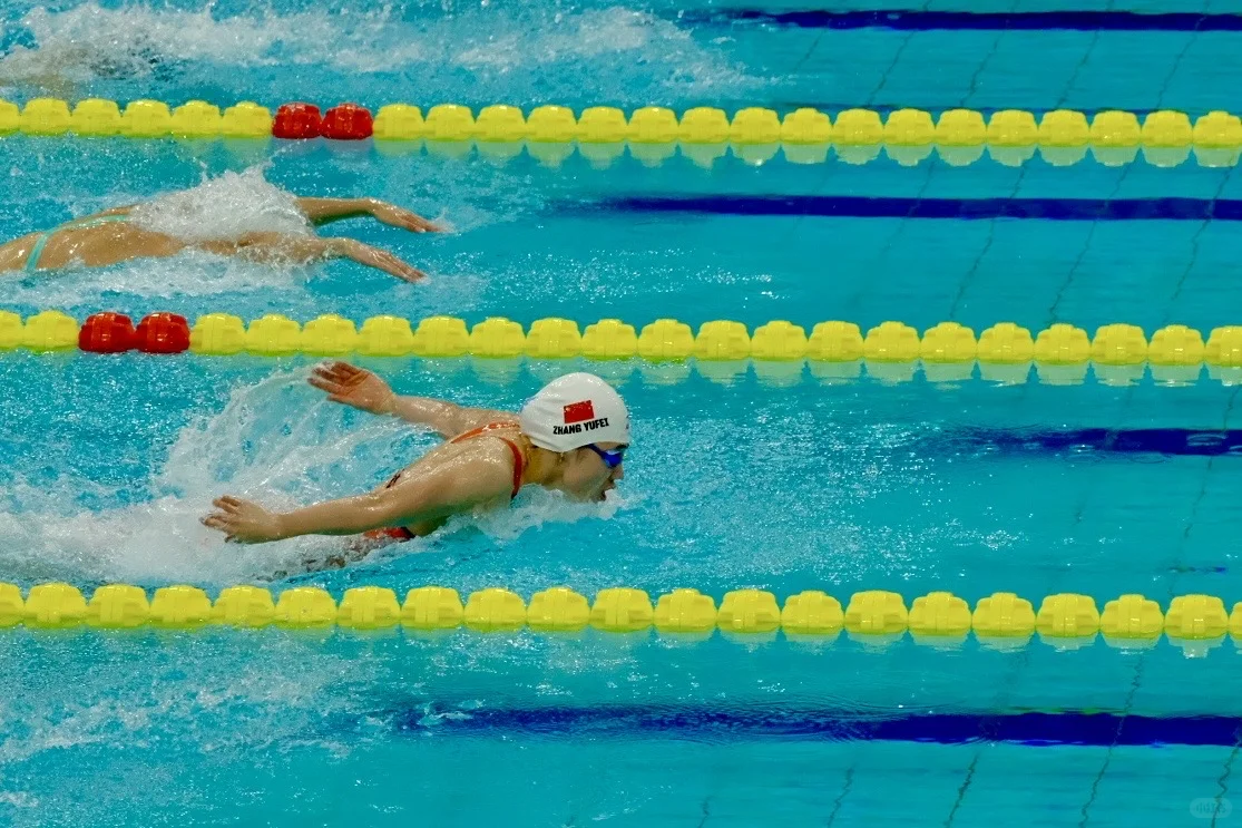 大运游泳第一枪