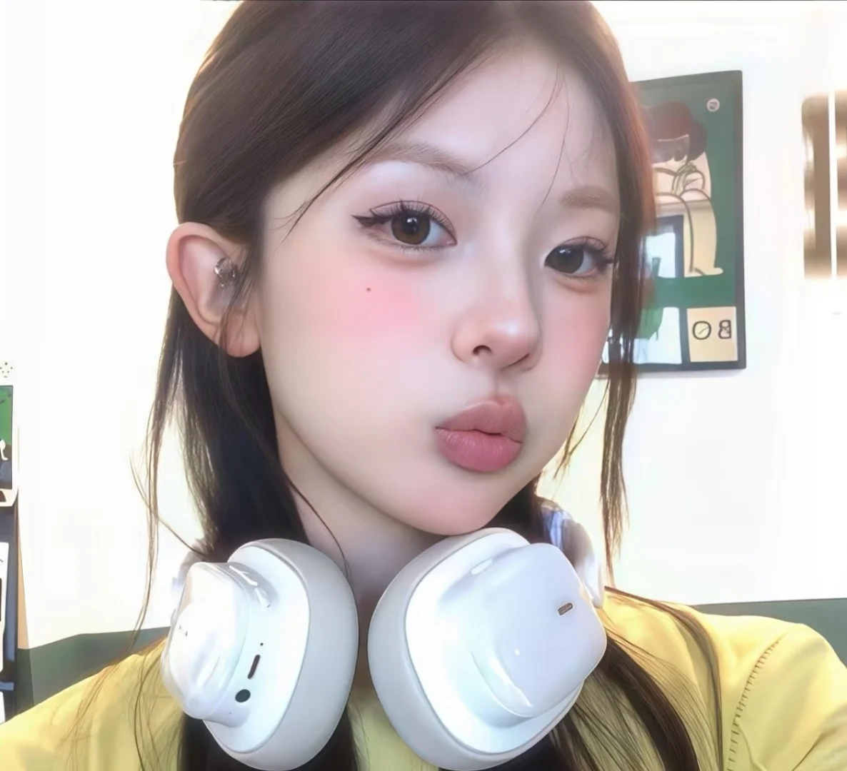 𝙒𝙚𝘾𝙝𝙖𝙩｜美女会用的头像