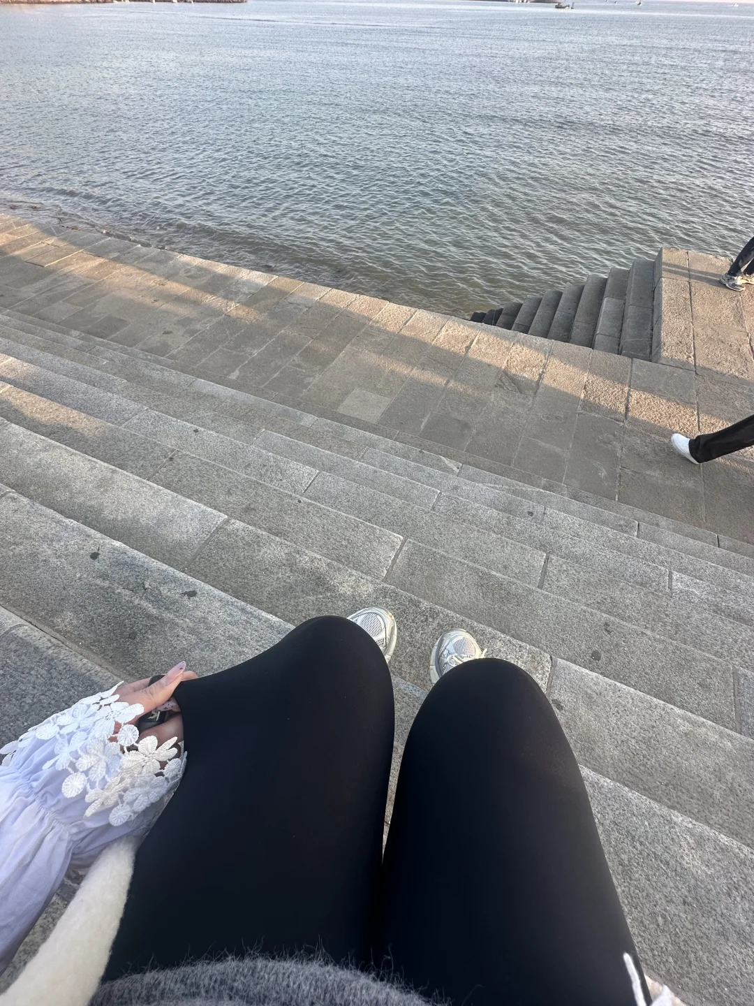 穿着鲨鱼裤来海边吹海风🌊