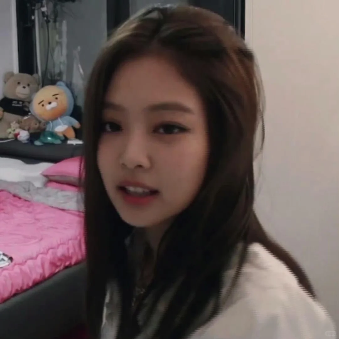 Jnenie 早期素颜头像