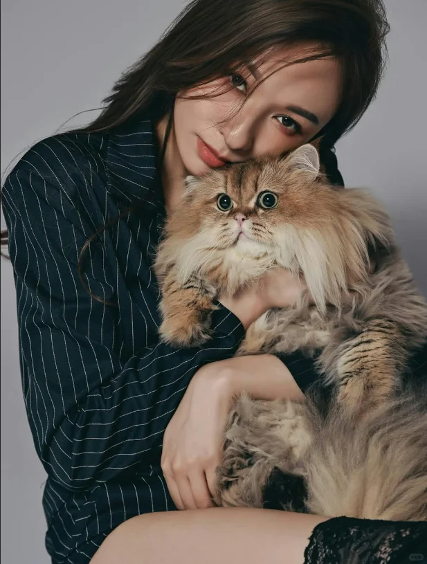 30岁港姐冠军被称“性女”！再拍突破性感照