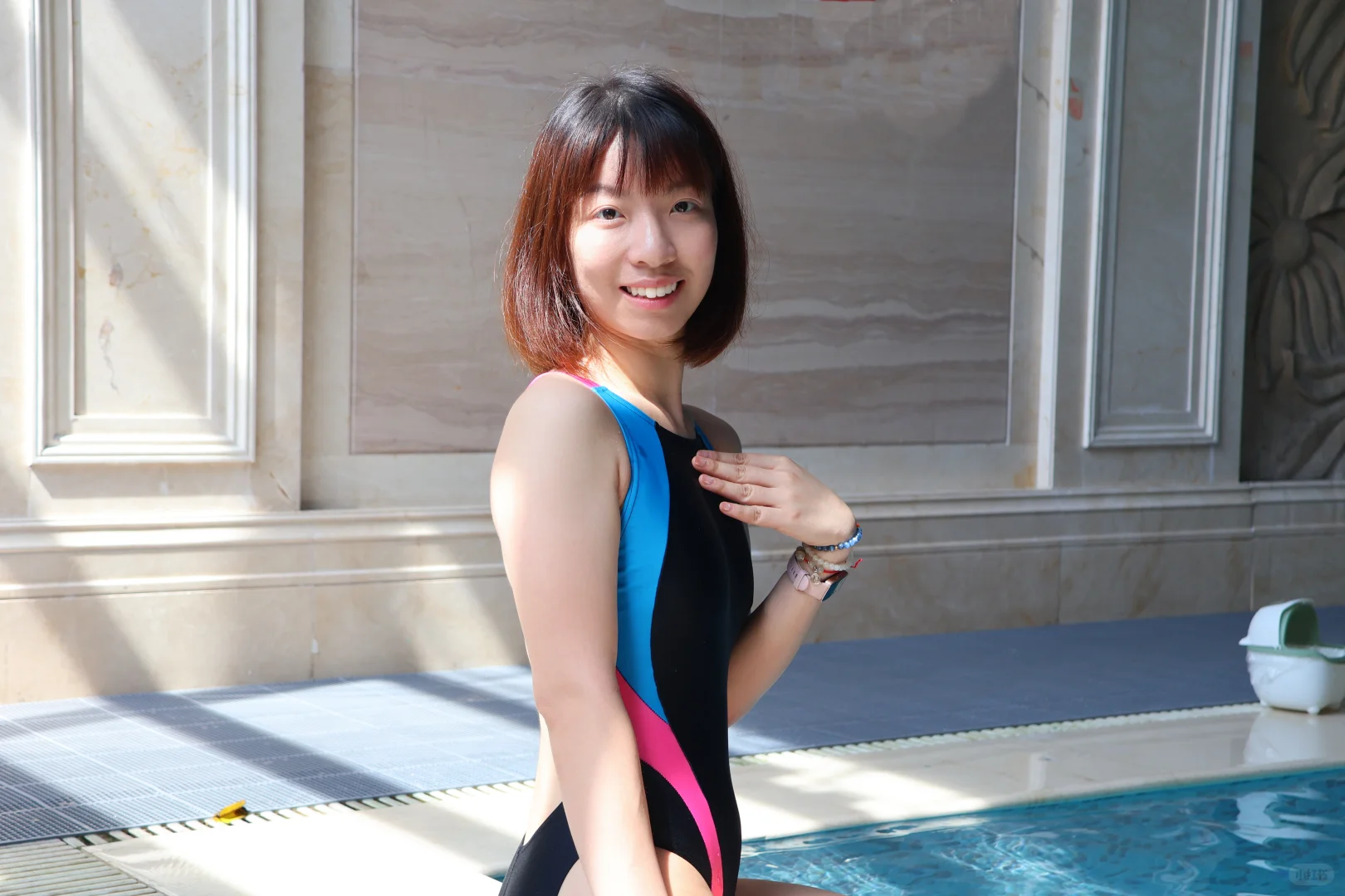 还好，阳光☀️又照在了我喜爱的泳池上💧