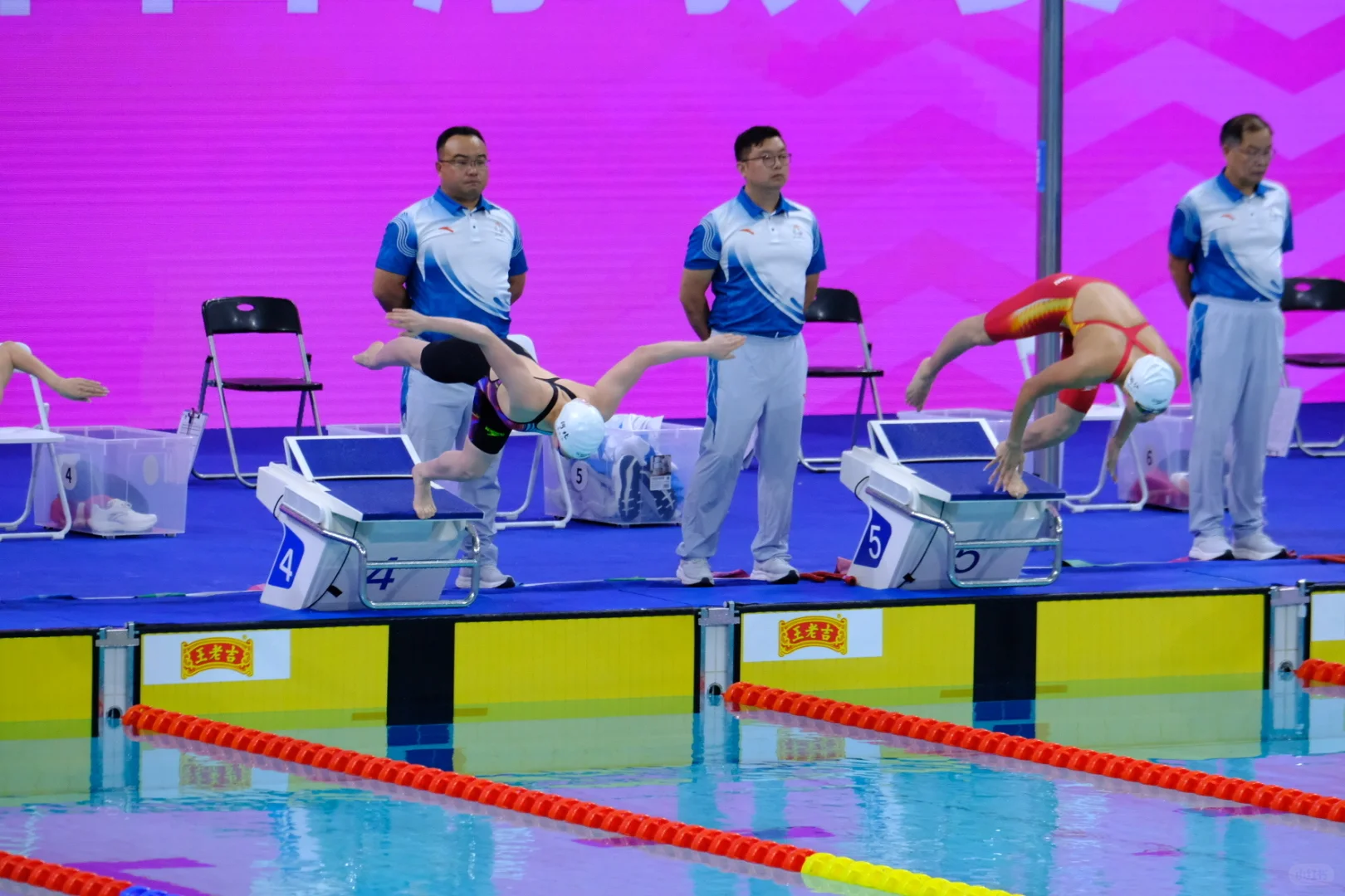 大运游泳第一枪