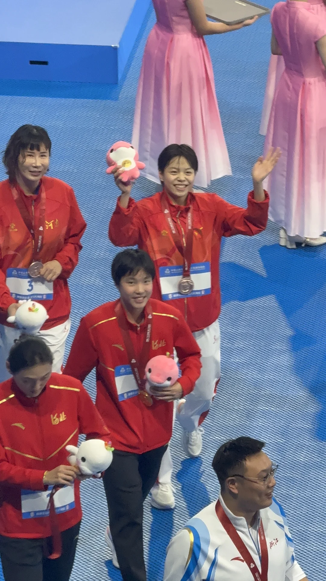 其乐融融的女宝们