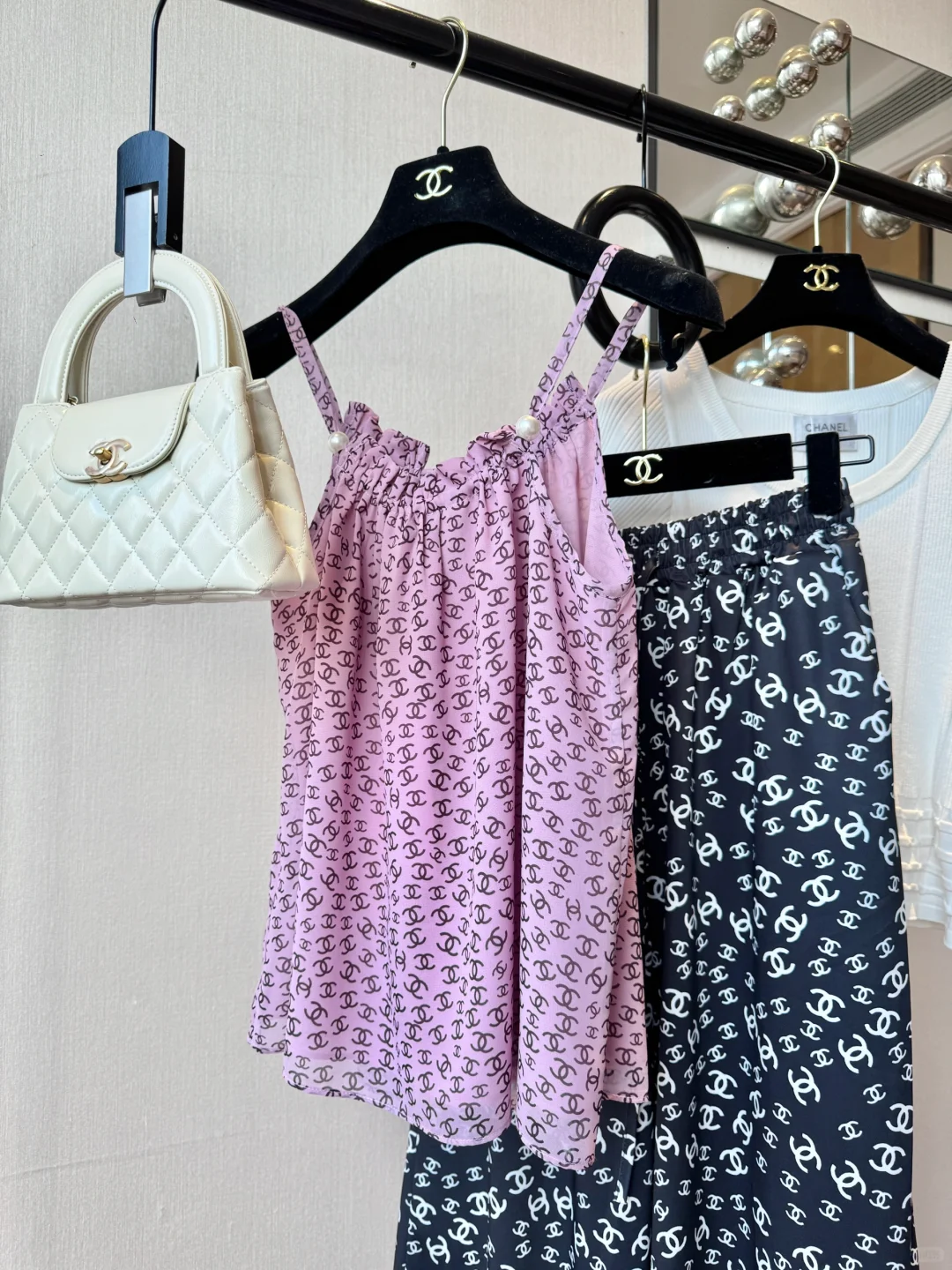 成都女装工作室｜真实实拍｜小香满印清凉吊带