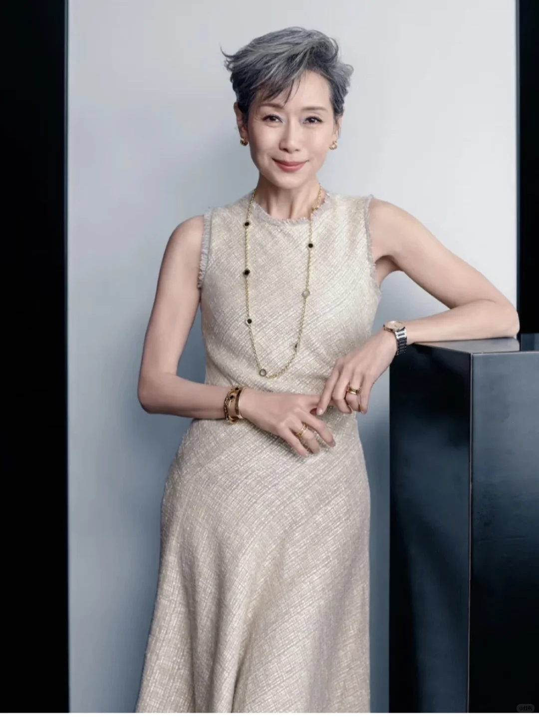 叶童：从许仙到乘风姐姐，62岁活成银发超模