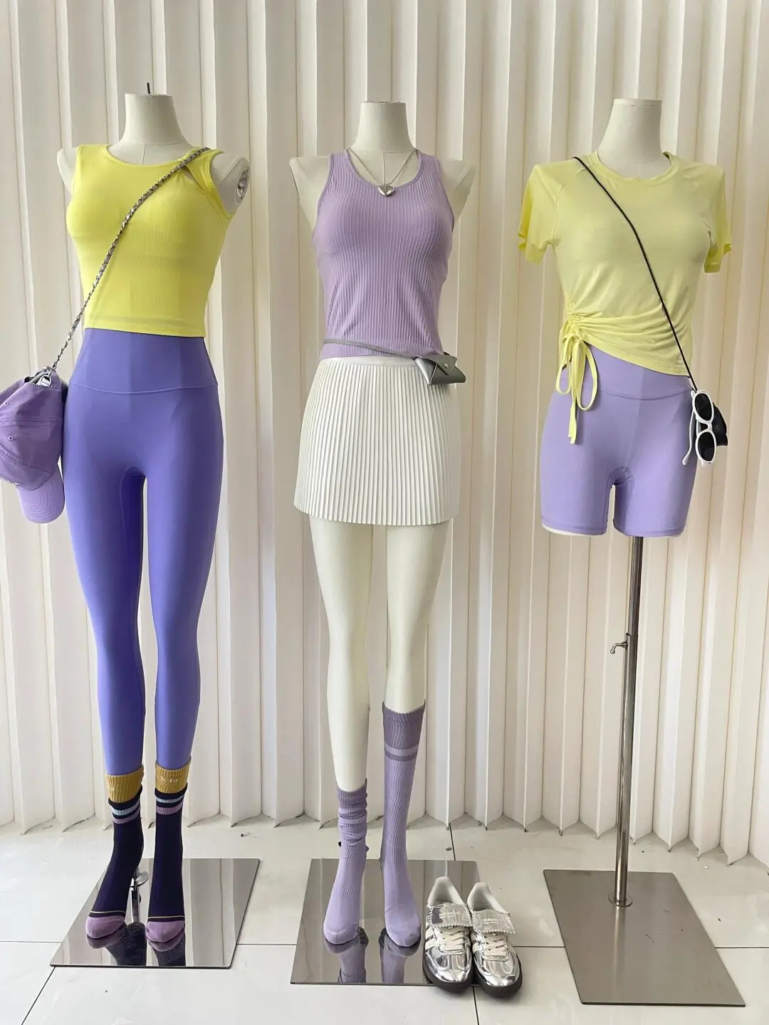 被紫色黄色白色瑜伽服美晕了！