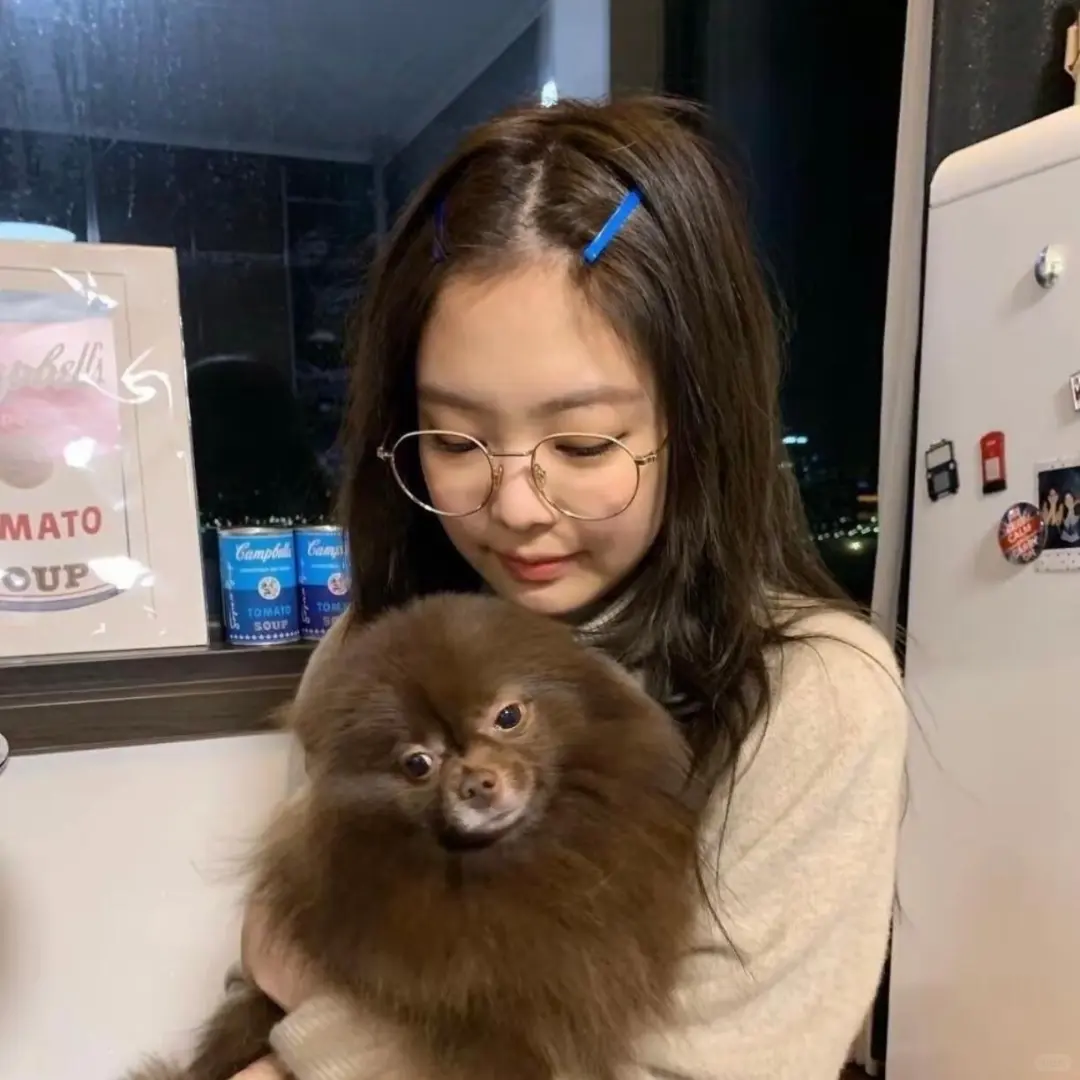 Jnenie 早期素颜头像