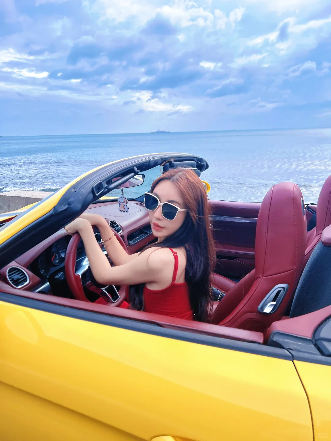 谁说开不了跑车的辣妹？！