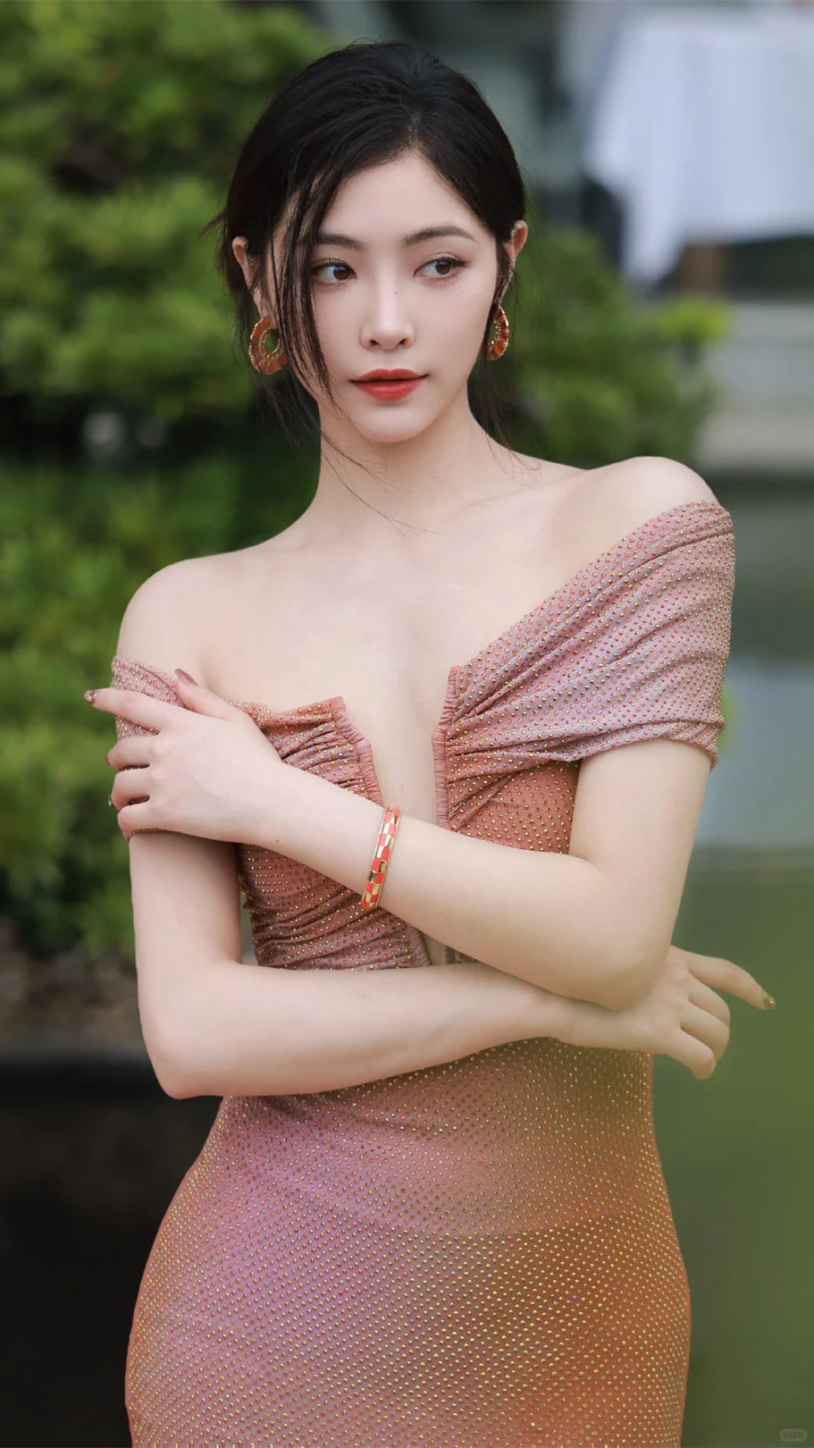 许佳琪高清壁纸，尽显婀娜姿态