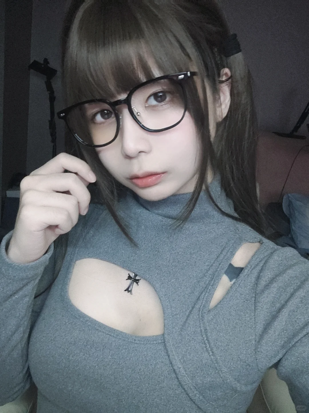 这次又是土土眼镜双马尾