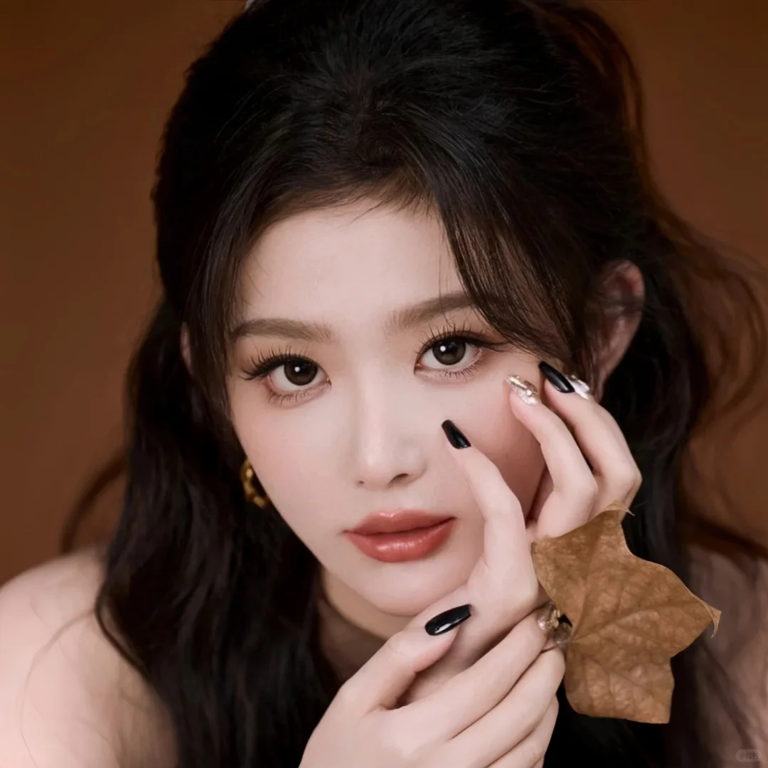 𝑾𝒆𝑪𝒉𝒂𝒕女头 | 孔雪儿