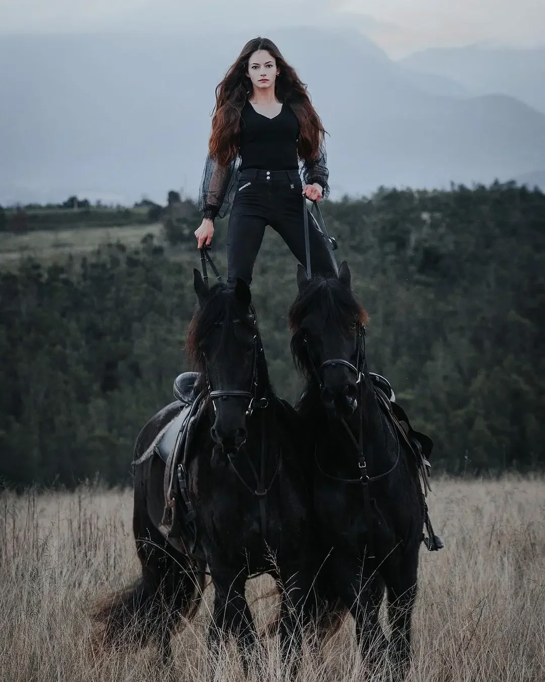 祝自然之女Mackenziefoy25岁生日快乐