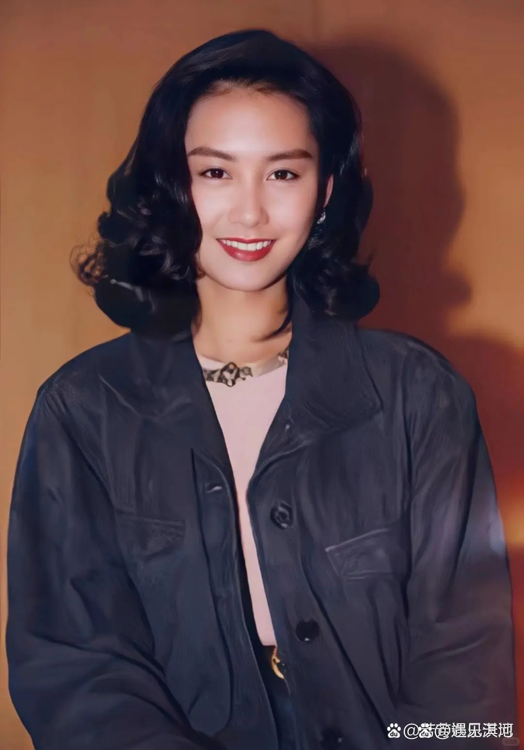 紫霞仙子朱茵：眼含星光的经典美人，用灵动