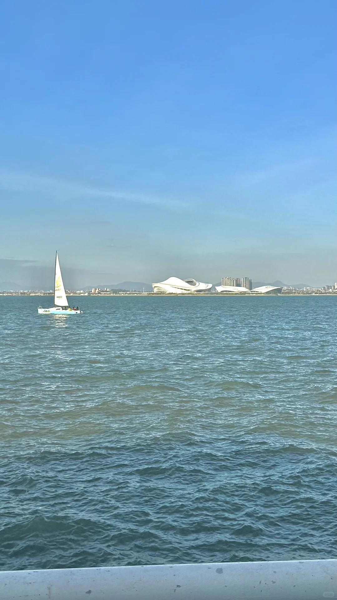 穿瑜伽服去喝咖啡的第15天☕️厦门的秋是蓝色