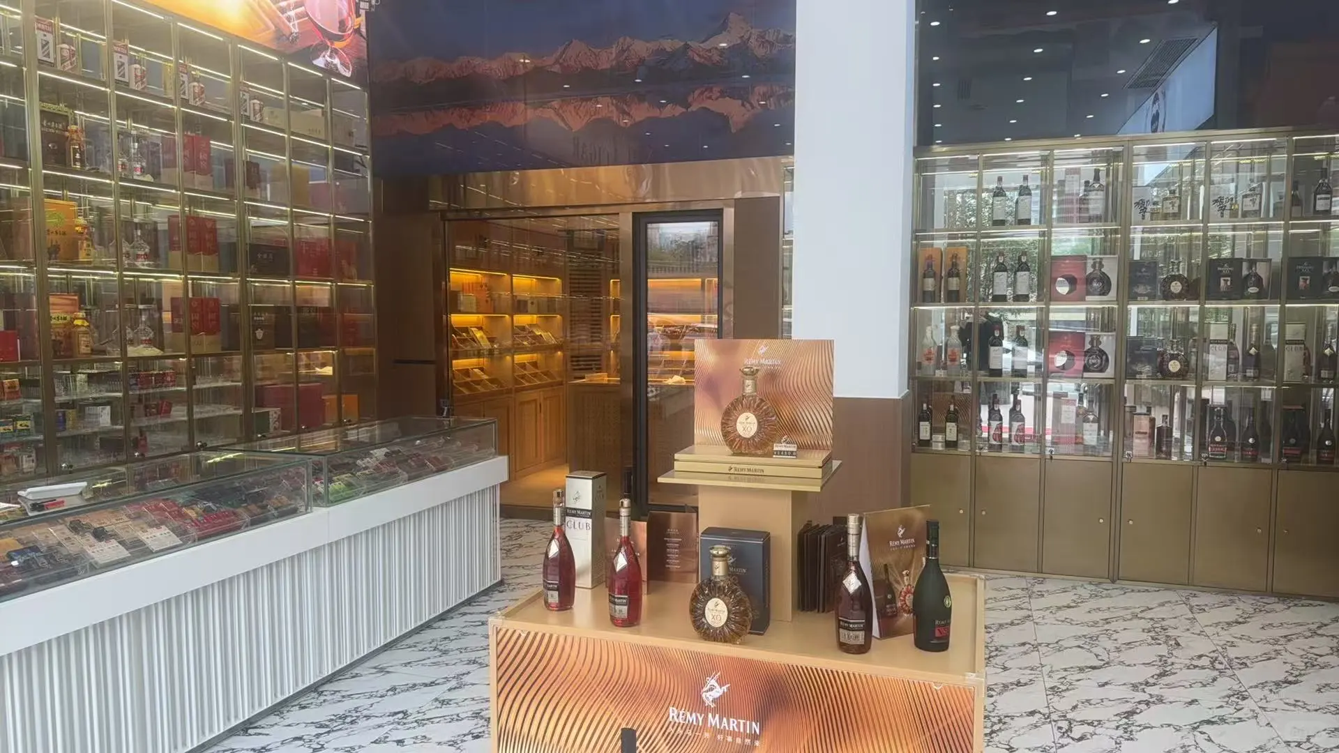 岗位：烟酒店员（女18-30）底薪5000