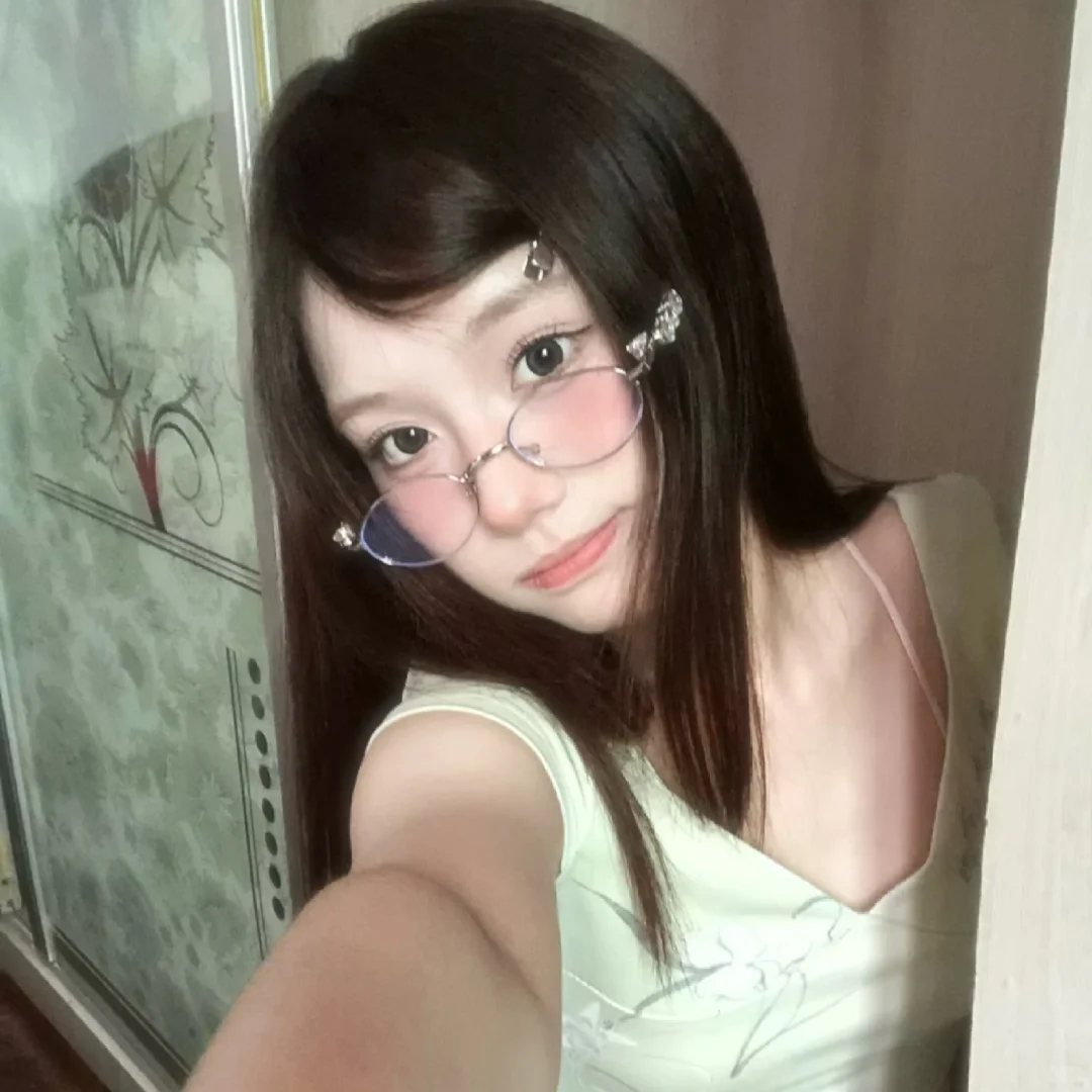 𝙒𝙚𝘾𝙝𝙖𝙩｜美女会用的头像