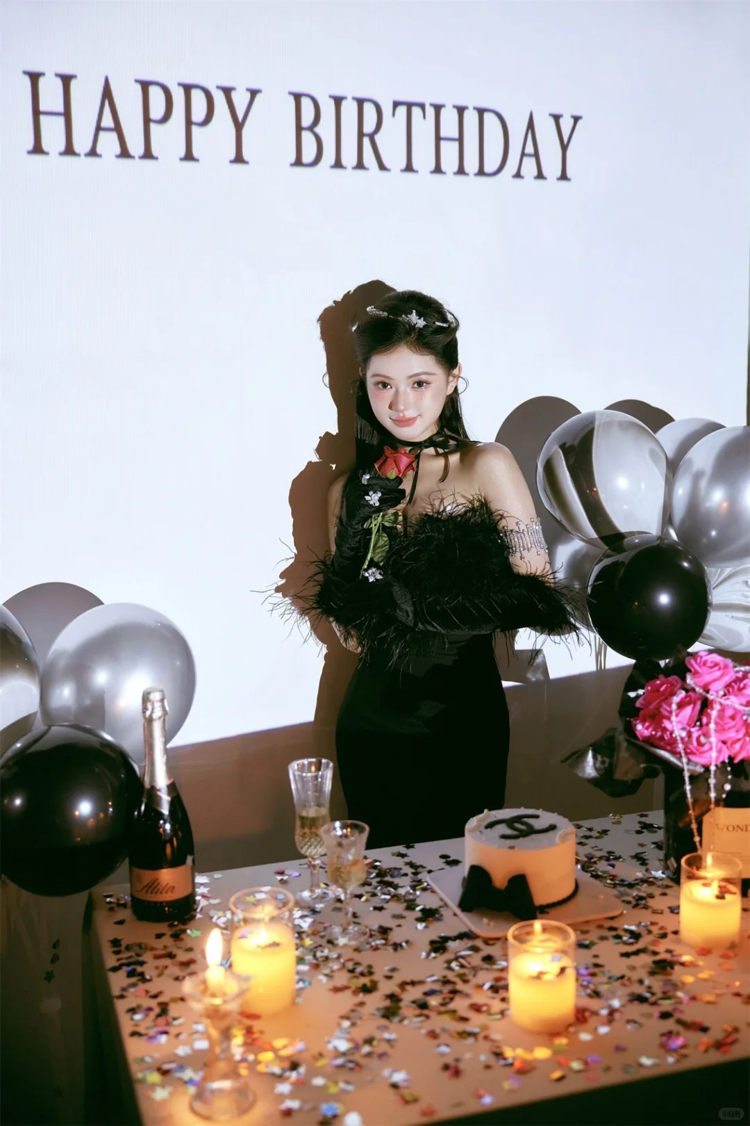 被爱包围的生日瞬间💫黑羽裙的仪式感太绝了
