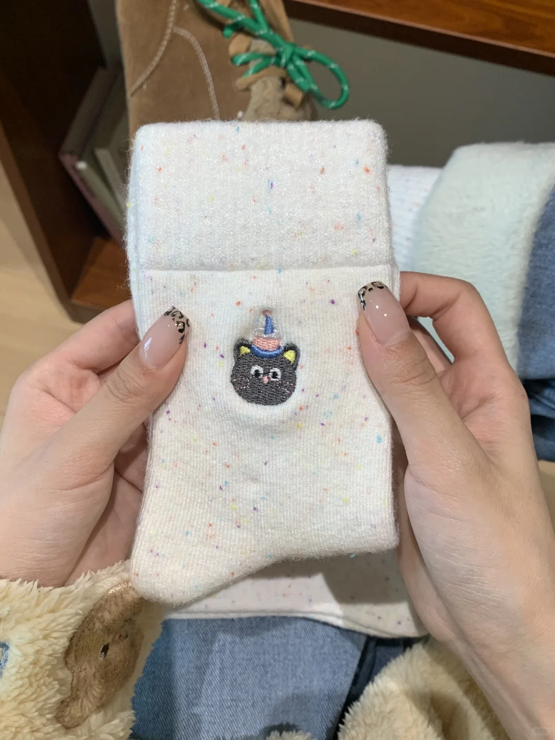 自带暖宝宝效果的袜子！点子啥刺绣可爱！