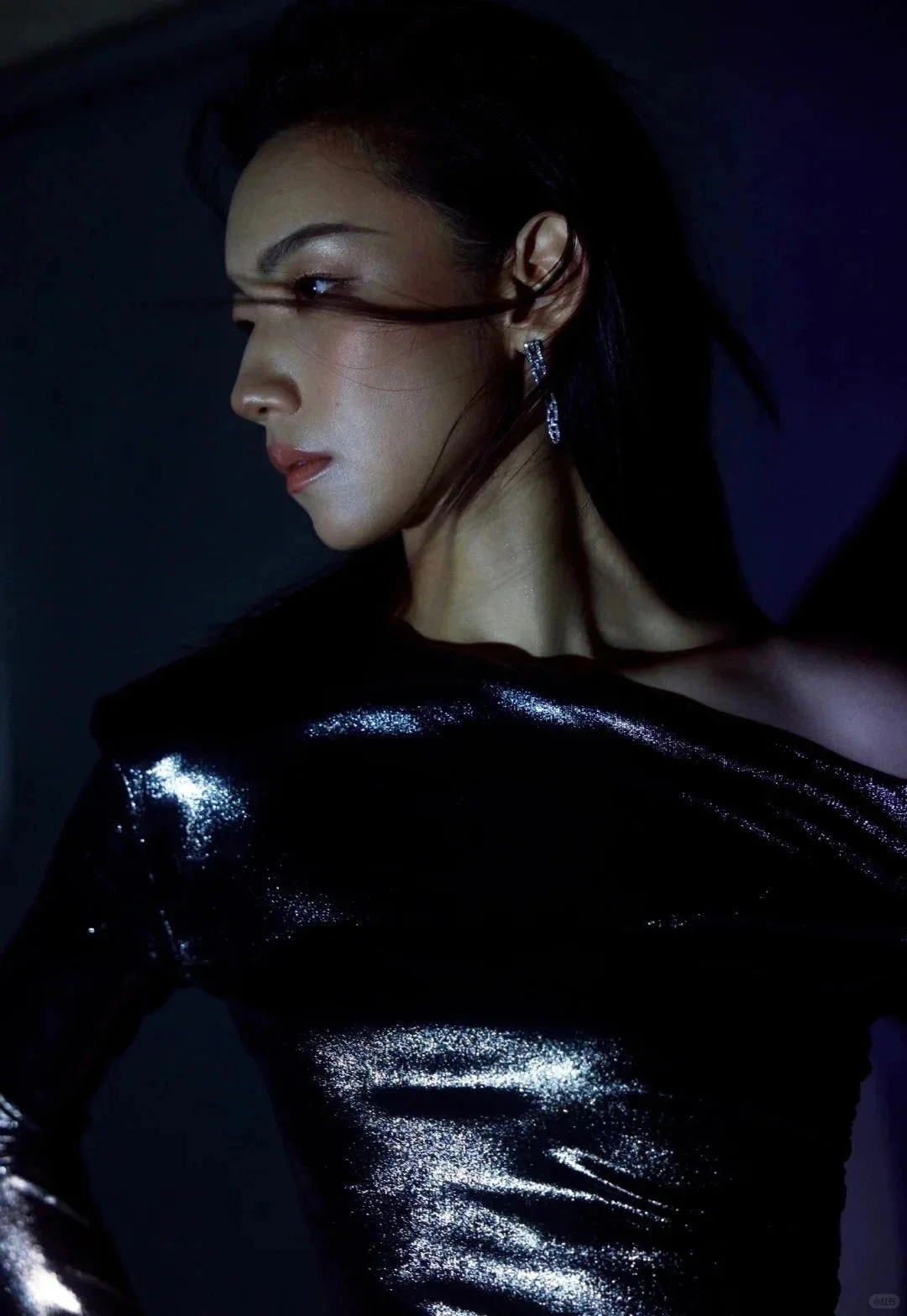 爱惨这酷飒的姐感 被那尔那茜狠狠吸引