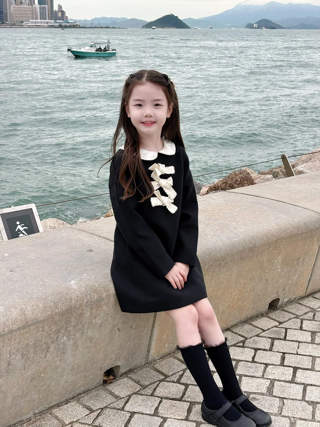 🇭🇰香港海边偶遇千金风女孩，太可爱了吧！