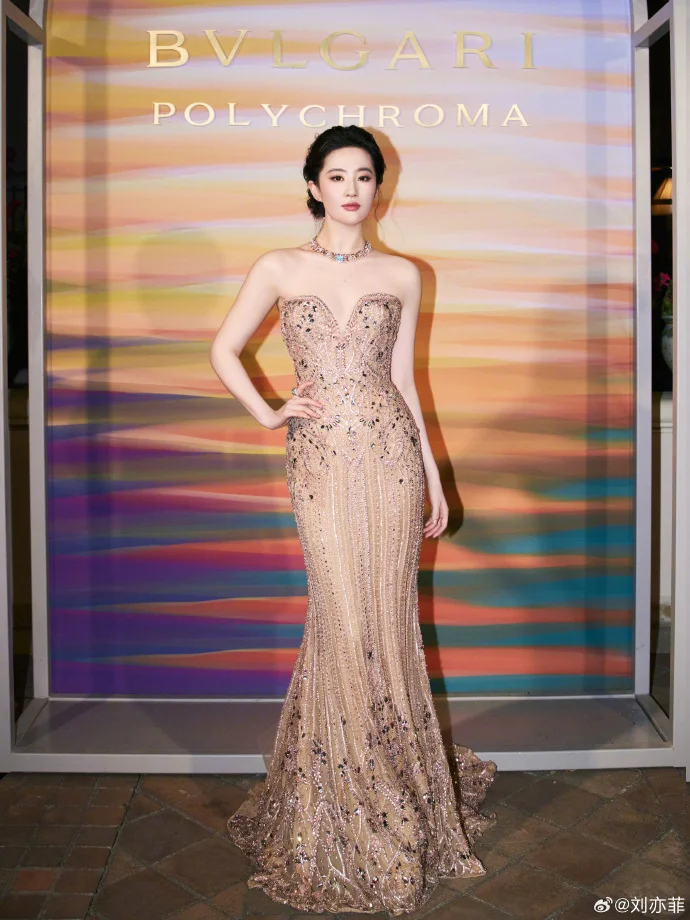 宝格丽全球品牌代言人万千生姿刘亦菲