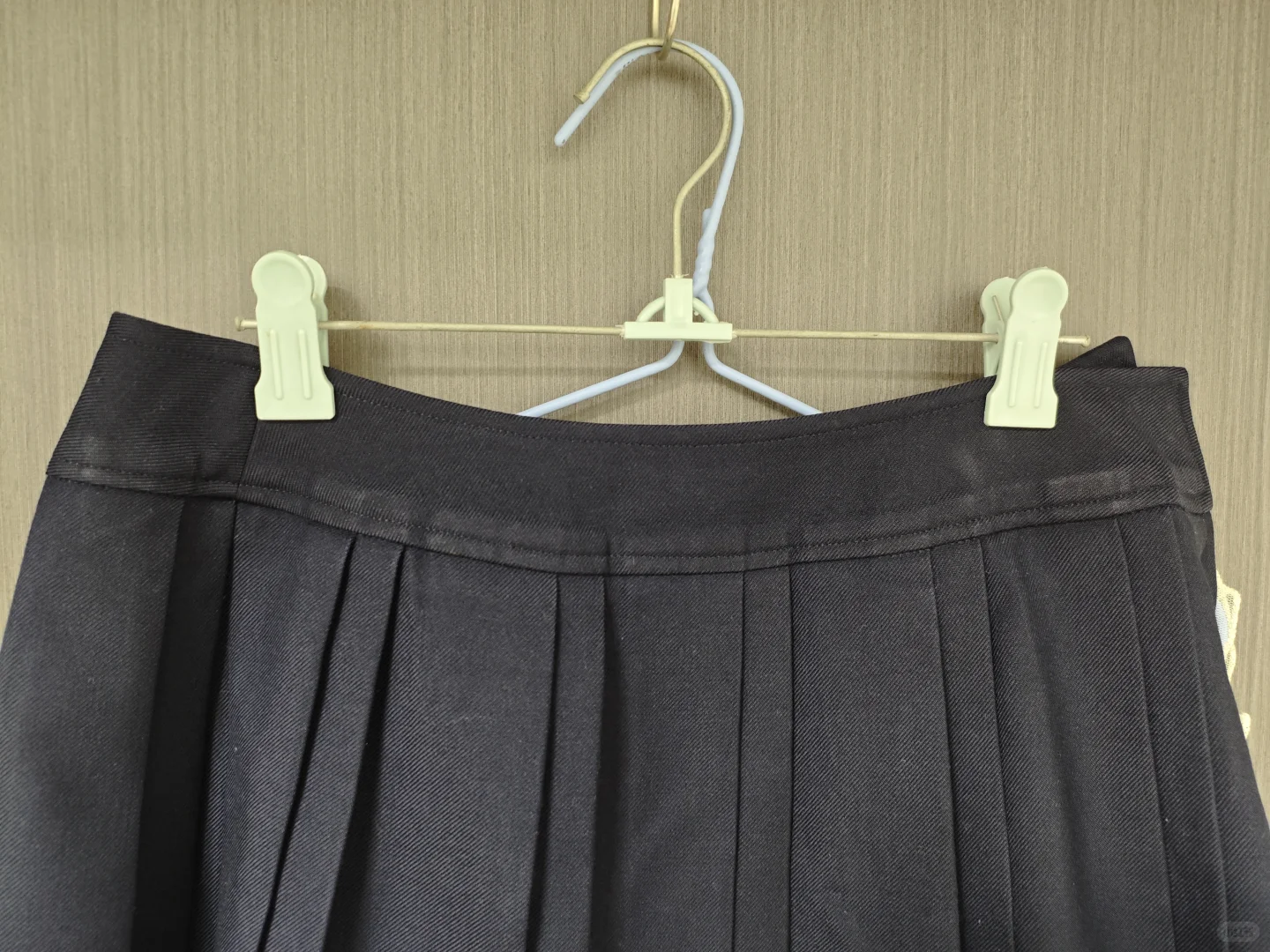 【记录】宽腰封带刺绣重褶绀裙