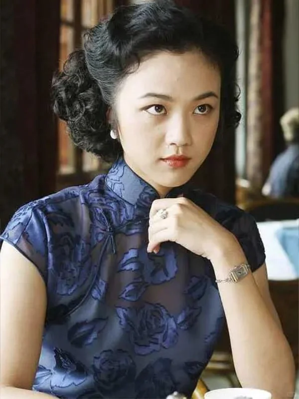 《色｜戒》汤唯和她的 27 套旗袍