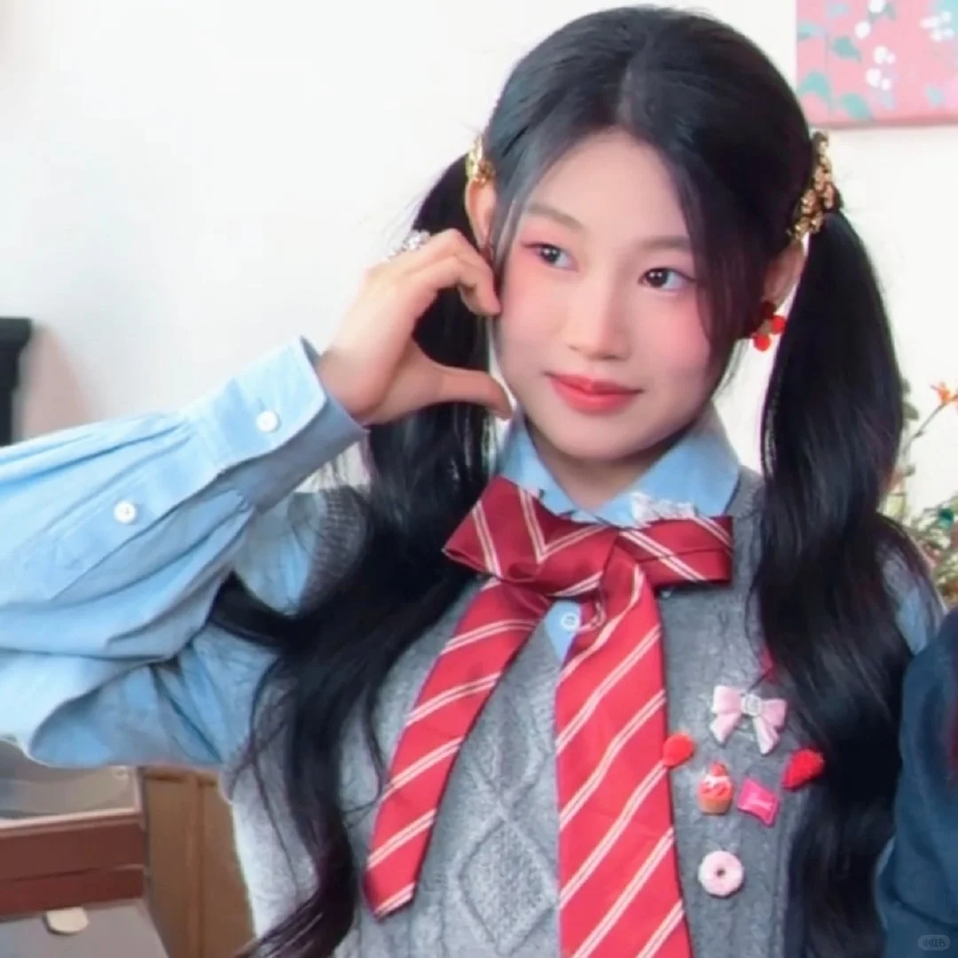 谁懂啊！沈佳润这组甜妹图直接把我甜晕了