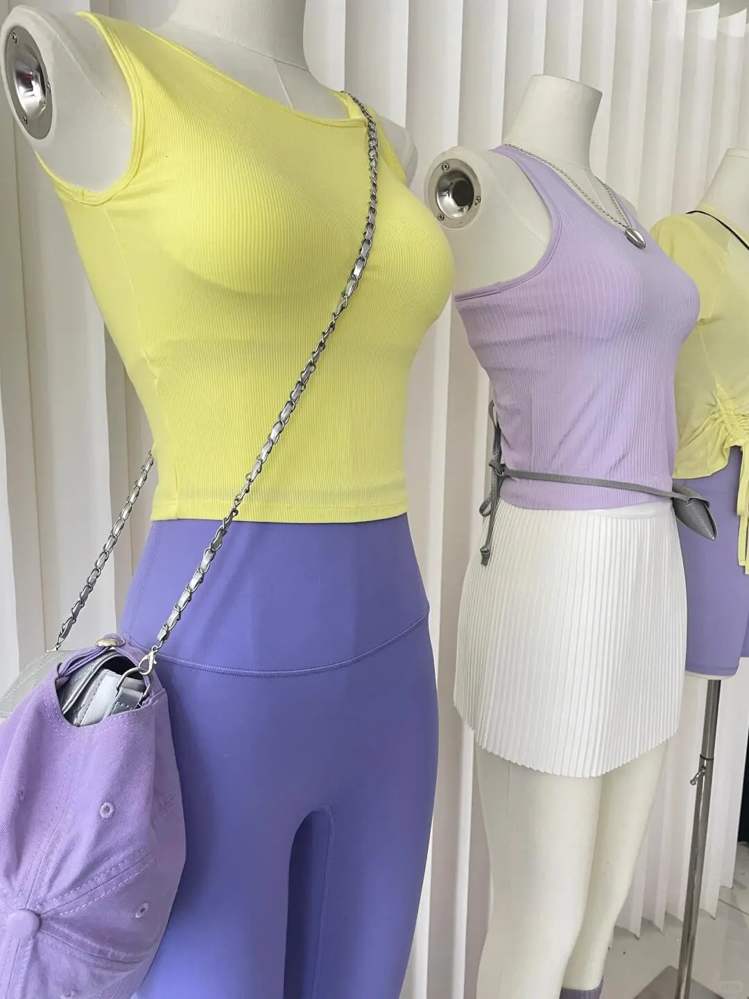 被紫色黄色白色瑜伽服美晕了！