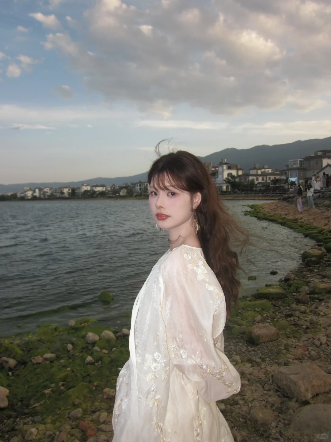 一眼沦陷|新中式国风刺绣白裙，温柔白月光