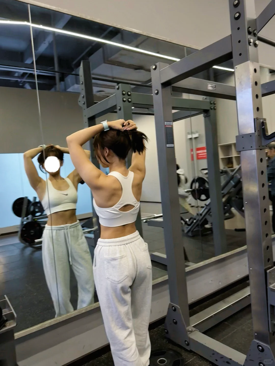 162/50 薄肌女孩 背部线条