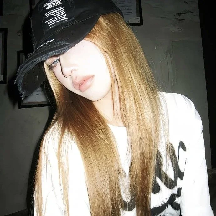 𝑾𝒆𝑪𝒉𝒂𝒕·ins甜酷女头