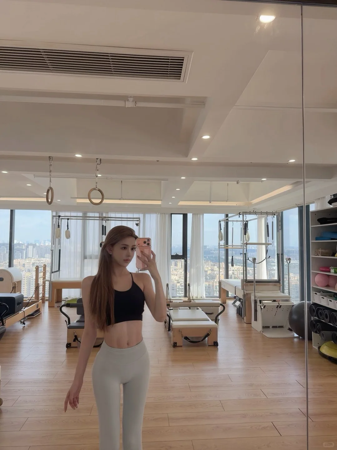 巨好穿的瑜伽裤，尽显腰臀比