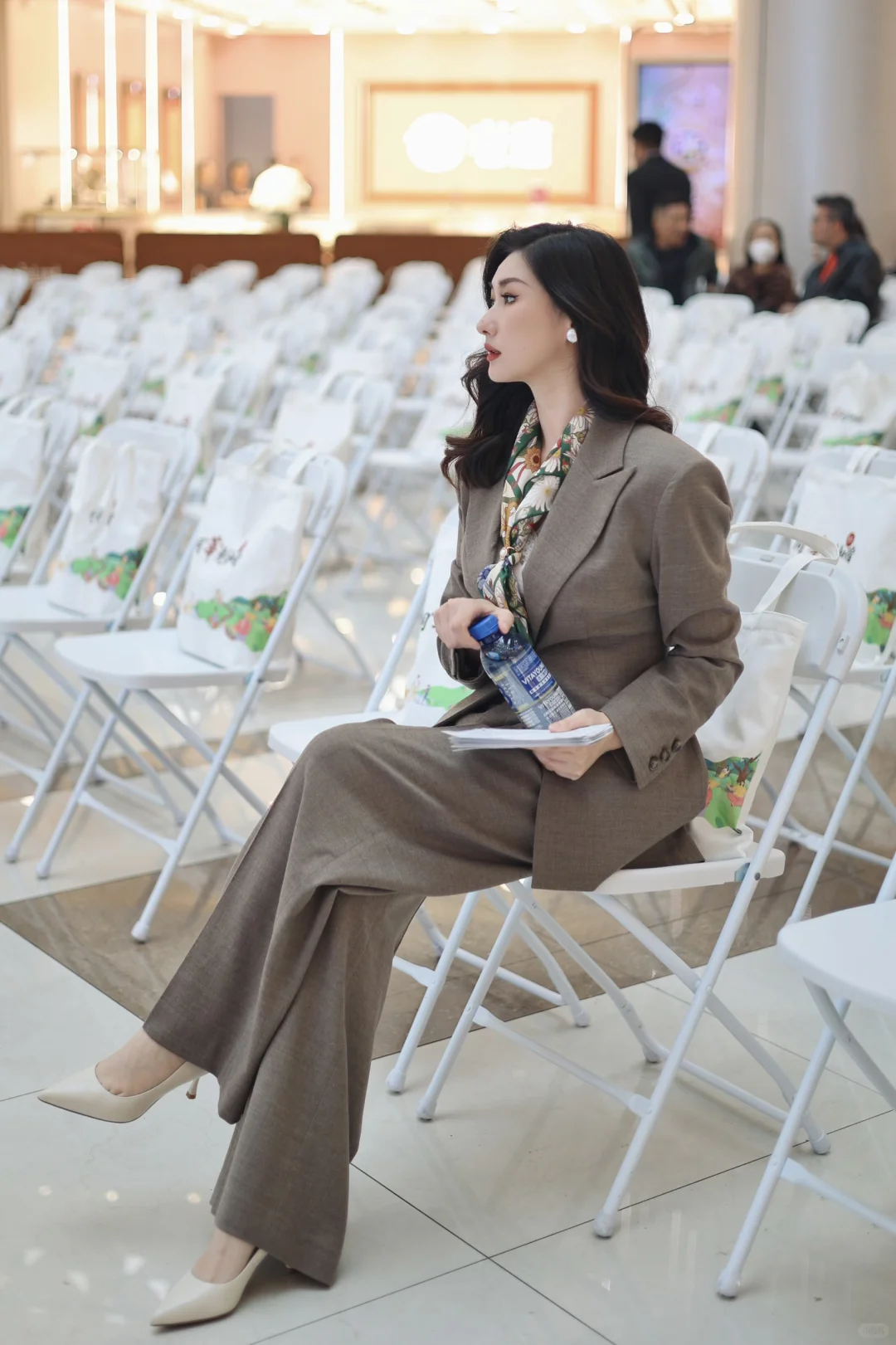 职场日常🎤早班主持人穿搭～还得是套装好看！